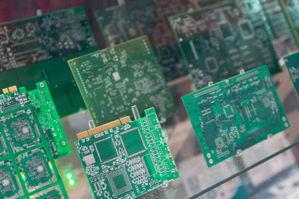 How do PCB manufacturers choose the best PCB material